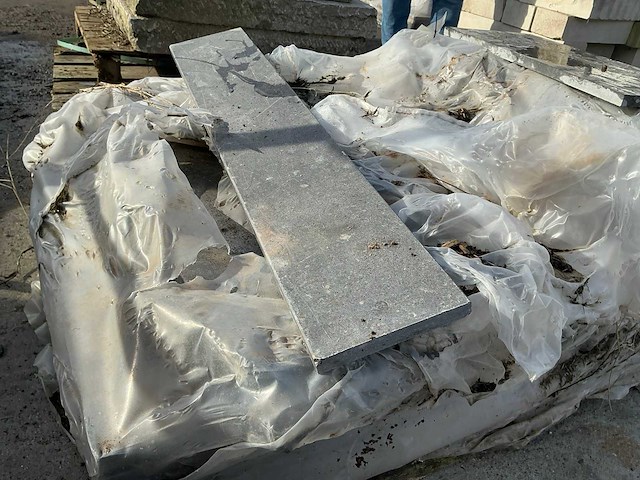 Partij diverse blauwsteen tegels - afbeelding 3 van  5