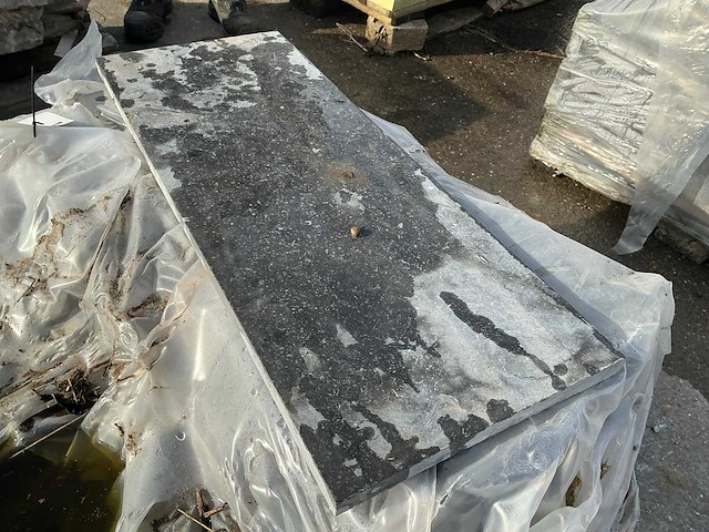 Partij diverse blauwsteen tegels - afbeelding 4 van  5