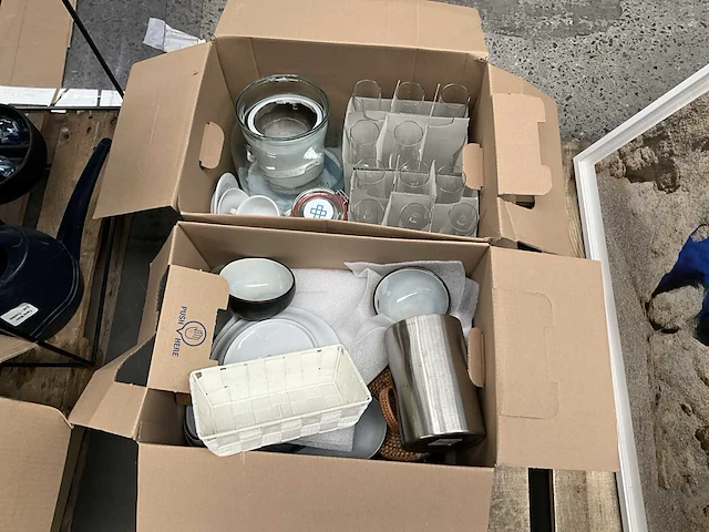 Partij diverse decoratie en servies - afbeelding 6 van  20