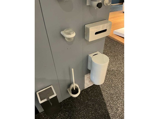 Partij diverse douche- en badkamergarnituren (70x) - afbeelding 3 van  21