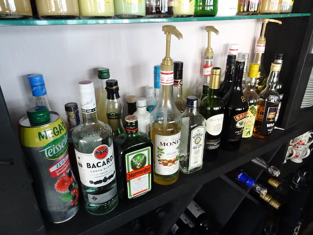 Partij diverse dranken - afbeelding 7 van  16