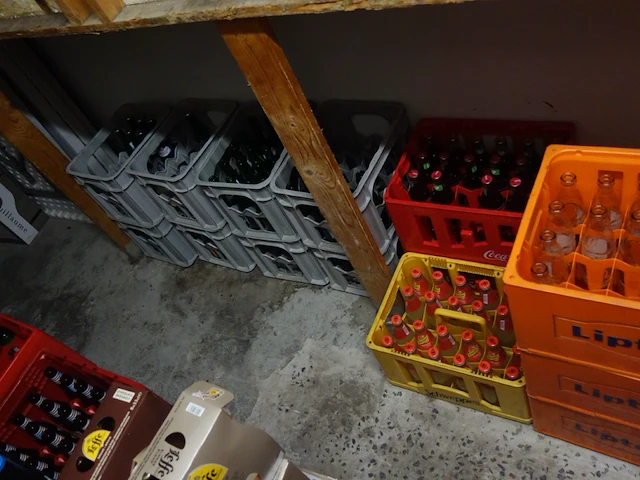Partij diverse dranken/leeggoed - afbeelding 7 van  12