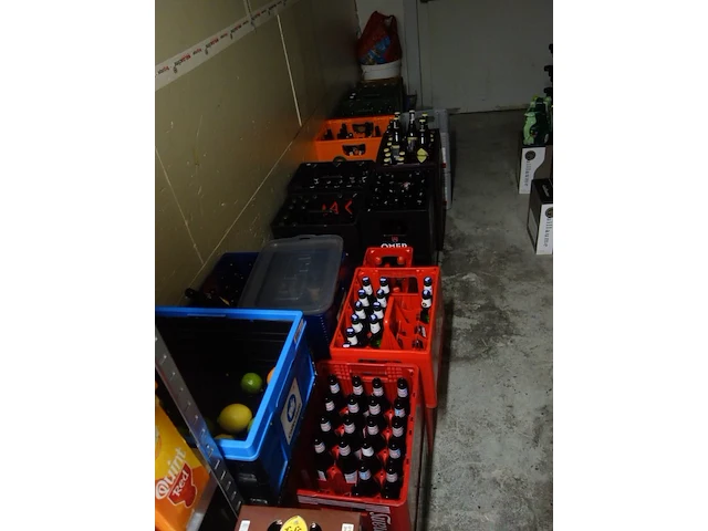 Partij diverse dranken/leeggoed - afbeelding 8 van  12