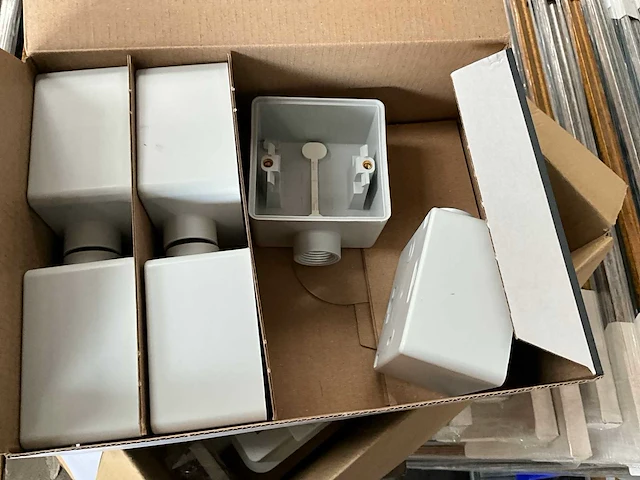 Partij diverse electriciteit componenten - afbeelding 10 van  11