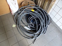 Partij diverse elektrische kabels
