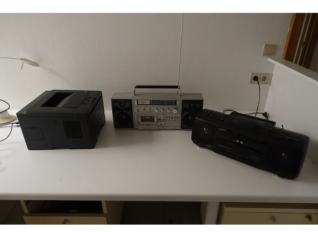 Partij diverse elektronica - afbeelding 1 van  6