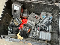 Partij diverse gereedschap accu’s - afbeelding 2 van  5