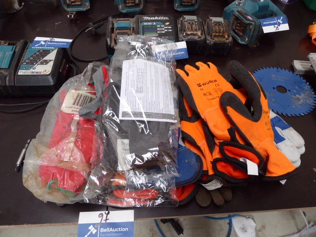 Partij diverse handschoenen - afbeelding 1 van  1