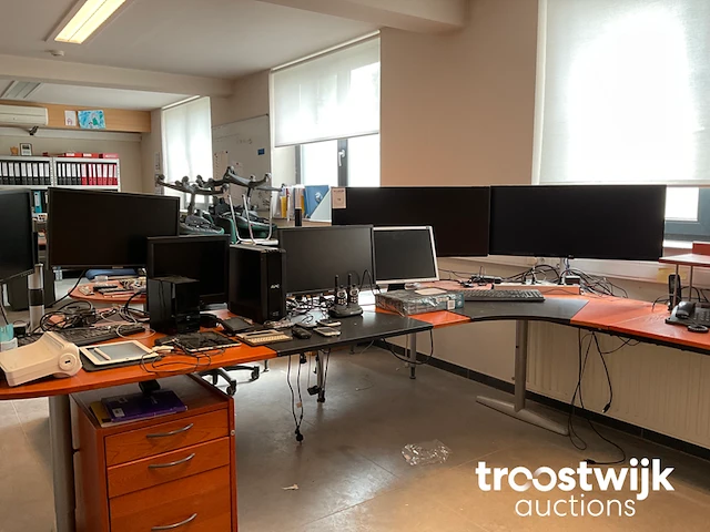 Partij diverse hardware - afbeelding 1 van  11