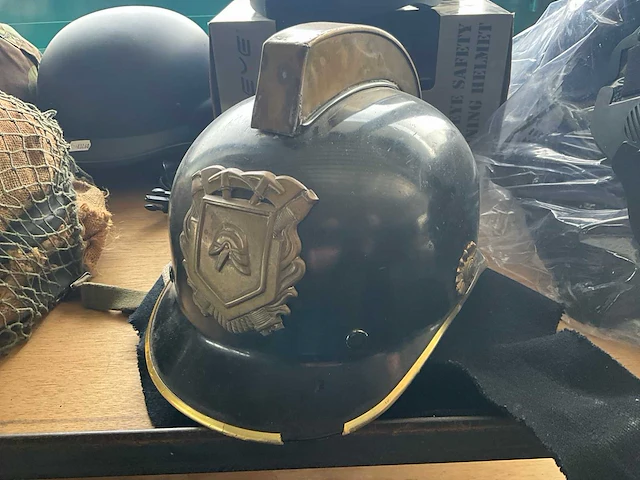 Partij diverse helmen en maskers (ca 21 stuks) - afbeelding 7 van  10