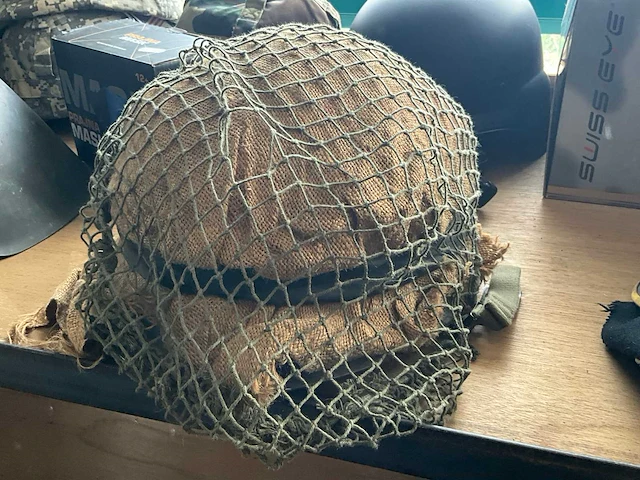 Partij diverse helmen en maskers (ca 21 stuks) - afbeelding 8 van  10