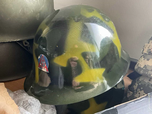 Partij diverse helmen en maskers (ca 21 stuks) - afbeelding 9 van  10