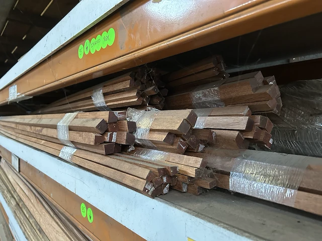 Partij diverse hout (inhoud rek) - afbeelding 3 van  8