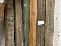 Partij diverse houten balken en planken - afbeelding 2 van  4