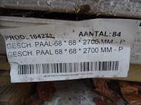Partij diverse houten geschaafde tuinpalen - afbeelding 5 van  9