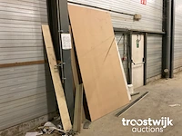 Partij diverse houten platen/planken/ profielen - afbeelding 3 van  11