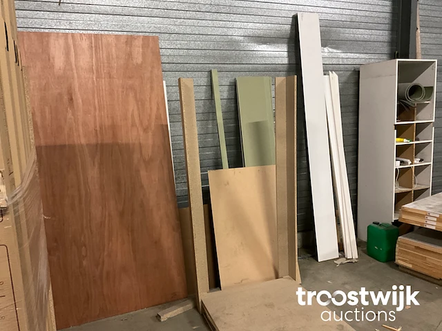 Partij diverse houten platen/planken/ profielen - afbeelding 5 van  11