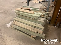 Partij diverse houten platen/planken/ profielen - afbeelding 10 van  11