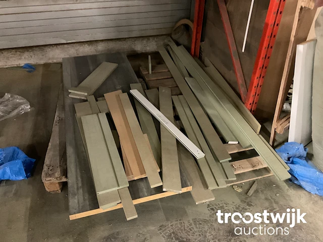 Partij diverse houten platen/planken/ profielen - afbeelding 11 van  11