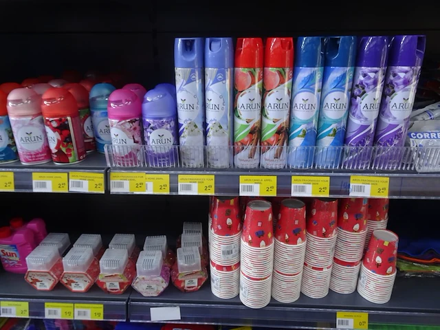Partij diverse huishoudproducten en verzorgingsproducten - afbeelding 5 van  20