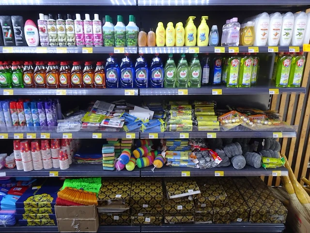 Partij diverse huishoudproducten en verzorgingsproducten - afbeelding 15 van  20