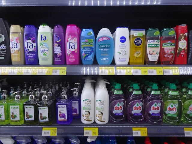 Partij diverse huishoudproducten en verzorgingsproducten - afbeelding 18 van  20