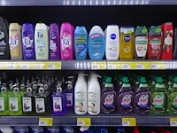 Partij diverse huishoudproducten en verzorgingsproducten - afbeelding 18 van  20