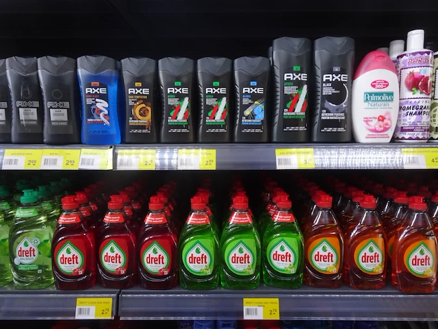 Partij diverse huishoudproducten en verzorgingsproducten - afbeelding 19 van  20