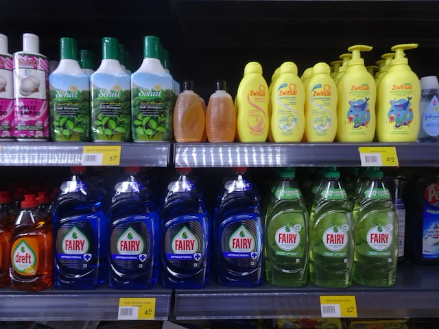 Partij diverse huishoudproducten en verzorgingsproducten - afbeelding 20 van  20