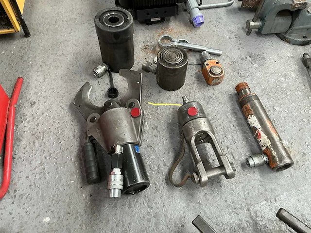 Partij diverse hydraulisch gereedschap - afbeelding 2 van  2