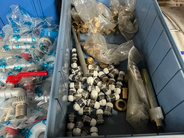 Partij diverse installatiekranen - afbeelding 6 van  6