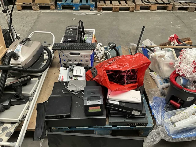 Partij diverse it-materialen, kabels en toebehoren - afbeelding 7 van  14