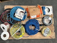 Partij diverse kabels - afbeelding 1 van  17