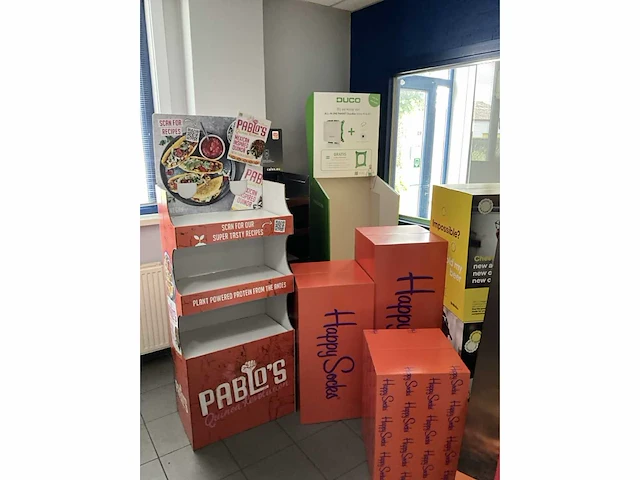 Partij diverse kartonnen displays en verpakkingen - afbeelding 8 van  20