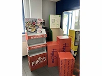Partij diverse kartonnen displays en verpakkingen - afbeelding 8 van  20