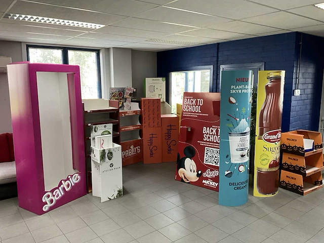 Partij diverse kartonnen displays en verpakkingen - afbeelding 1 van  20