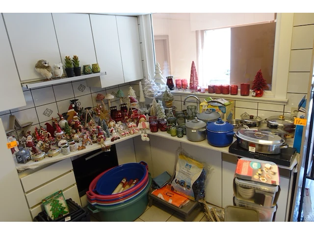 Partij diverse kerstversiering - afbeelding 1 van  6
