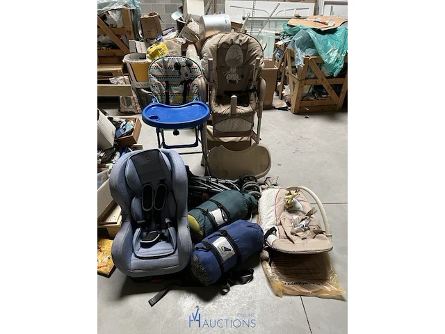 Partij diverse kinderstoelen - afbeelding 1 van  4