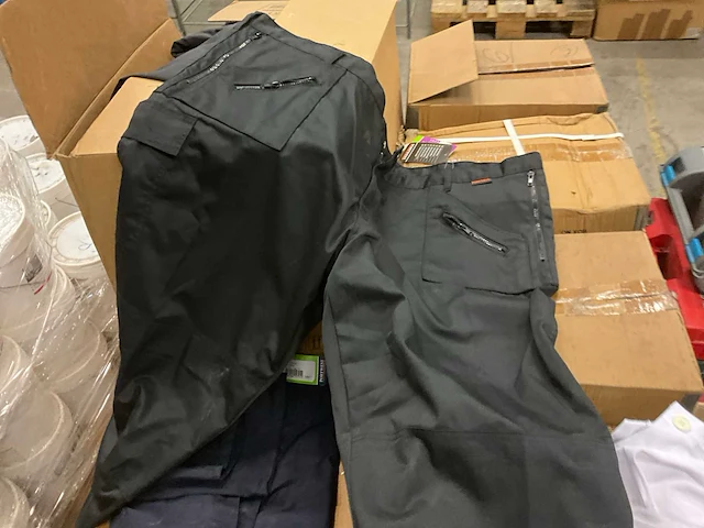 Partij diverse kleding - afbeelding 2 van  8