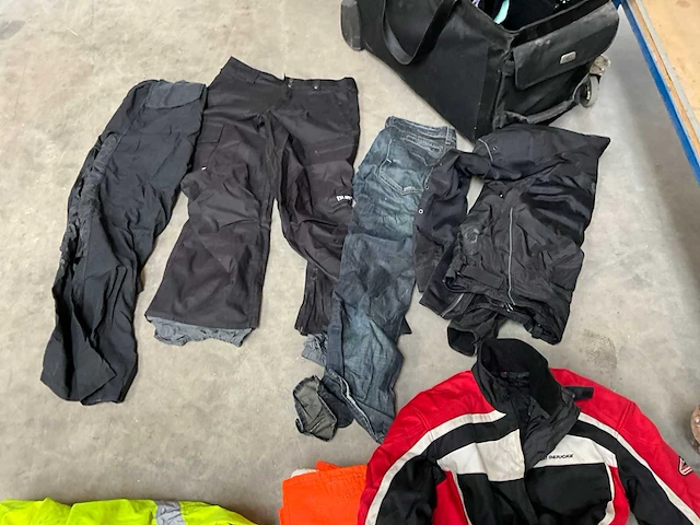 Partij diverse kleding - afbeelding 3 van  8