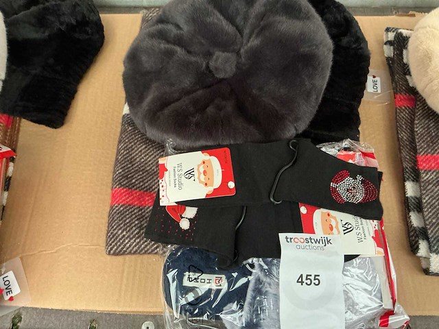 Partij diverse kleding. - afbeelding 1 van  1