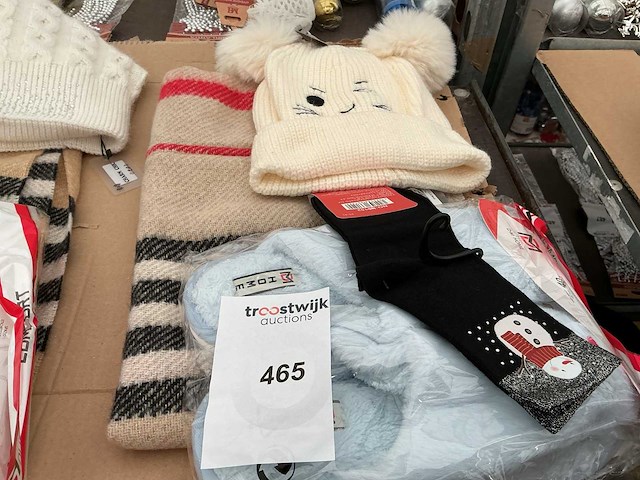 Partij diverse kleding. - afbeelding 1 van  1