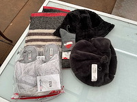 Partij diverse kleding. - afbeelding 1 van  1