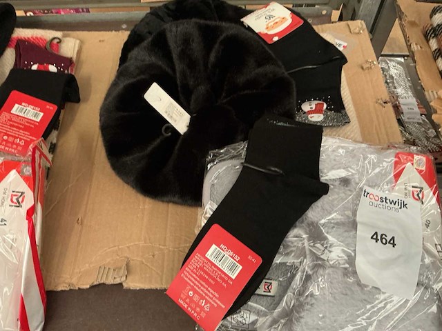 Partij diverse kleding. - afbeelding 1 van  1