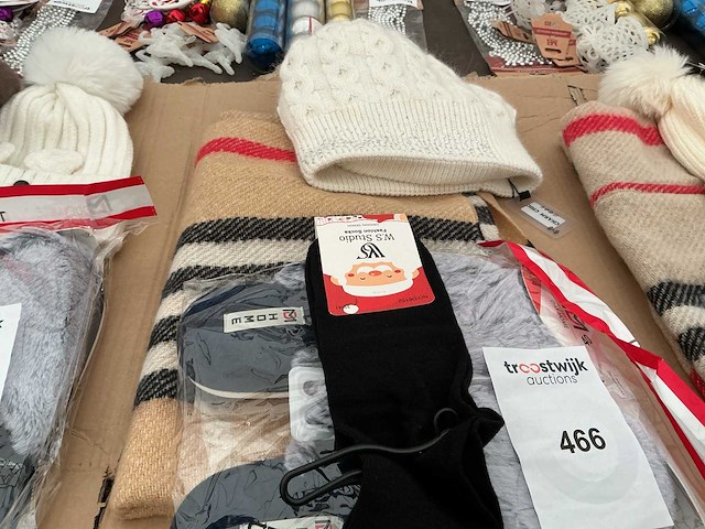 Partij diverse kleding. - afbeelding 1 van  1