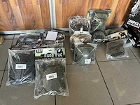 Partij diverse laarzen, kniebescherming en accessoires (ca - afbeelding 3 van  7