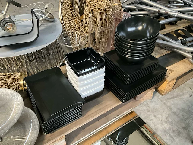 Partij diverse lampen, decoratie en servies - afbeelding 7 van  9