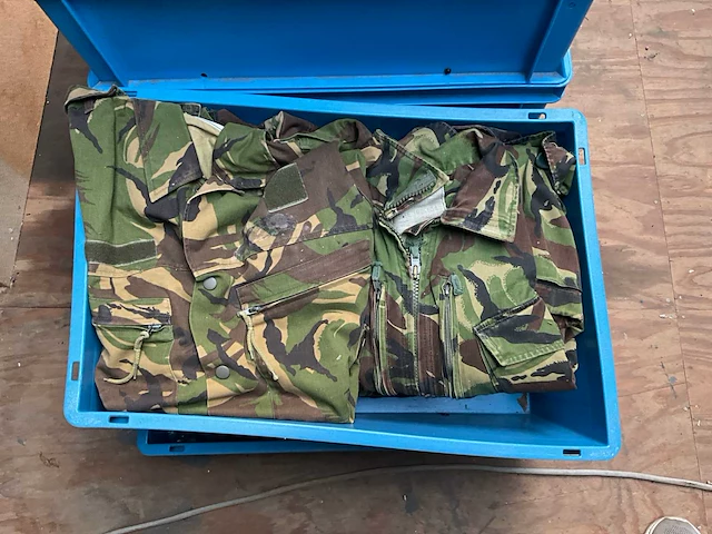 Partij diverse legerkleding - afbeelding 7 van  10