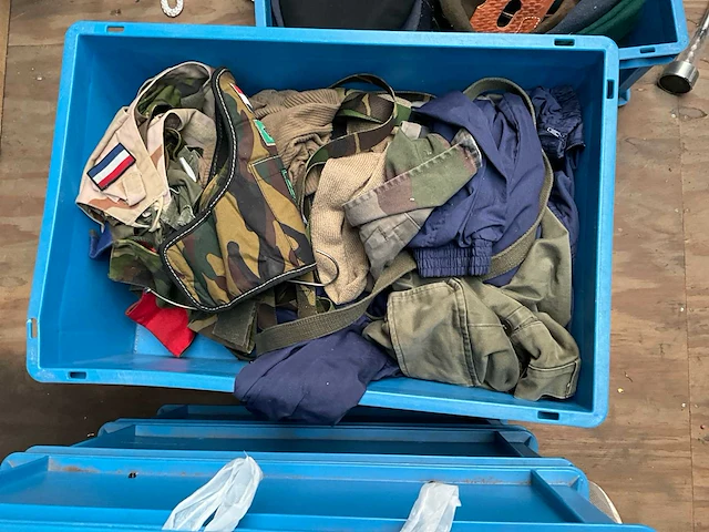 Partij diverse legerkleding - afbeelding 9 van  10