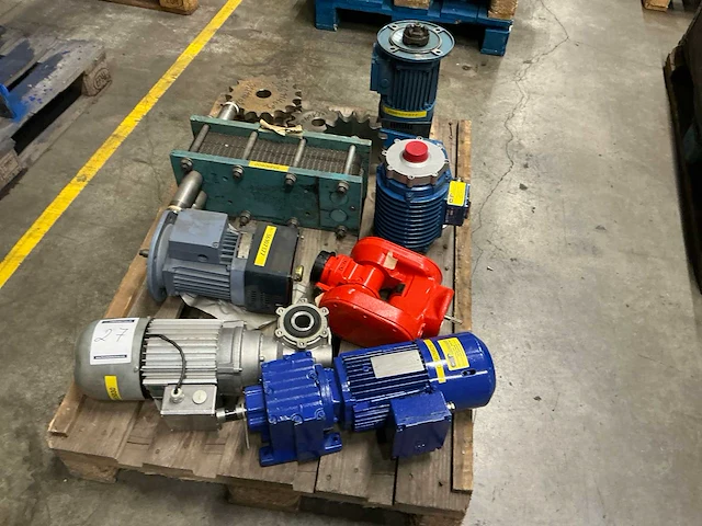 Partij diverse machineonderdelen - afbeelding 3 van  7